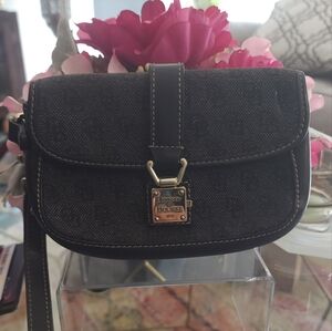 Dooney & Bourke Wristlet Wallet - Dark Grey / Black